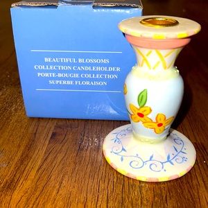 Avon 2004 Beautiful Blossoms Candleholder. Use with tapered candle. NIB. 5" x 3"